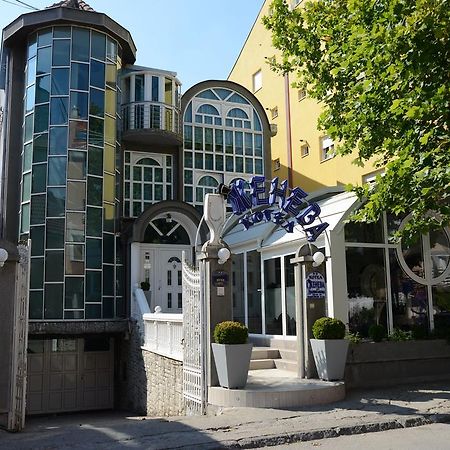 Hotel Zeneva Kragujevac Bagian luar foto