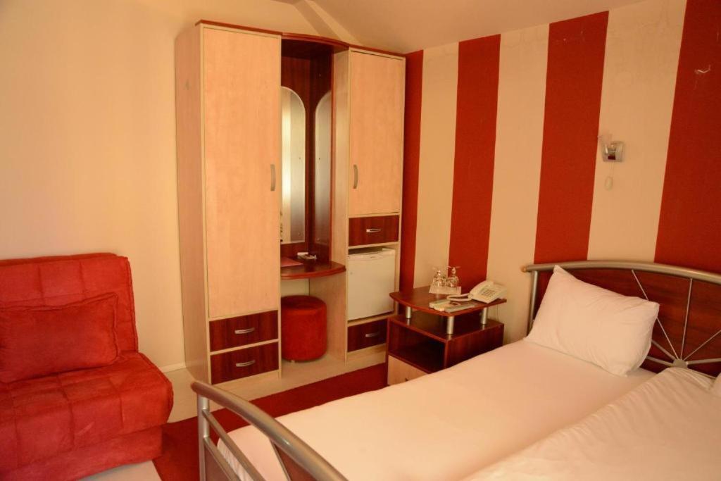 Hotel Zeneva Kragujevac Bagian luar foto