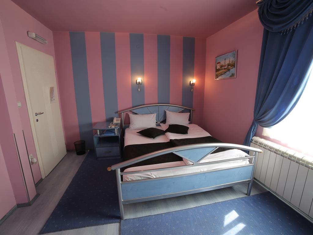 Hotel Zeneva Kragujevac Ruang foto