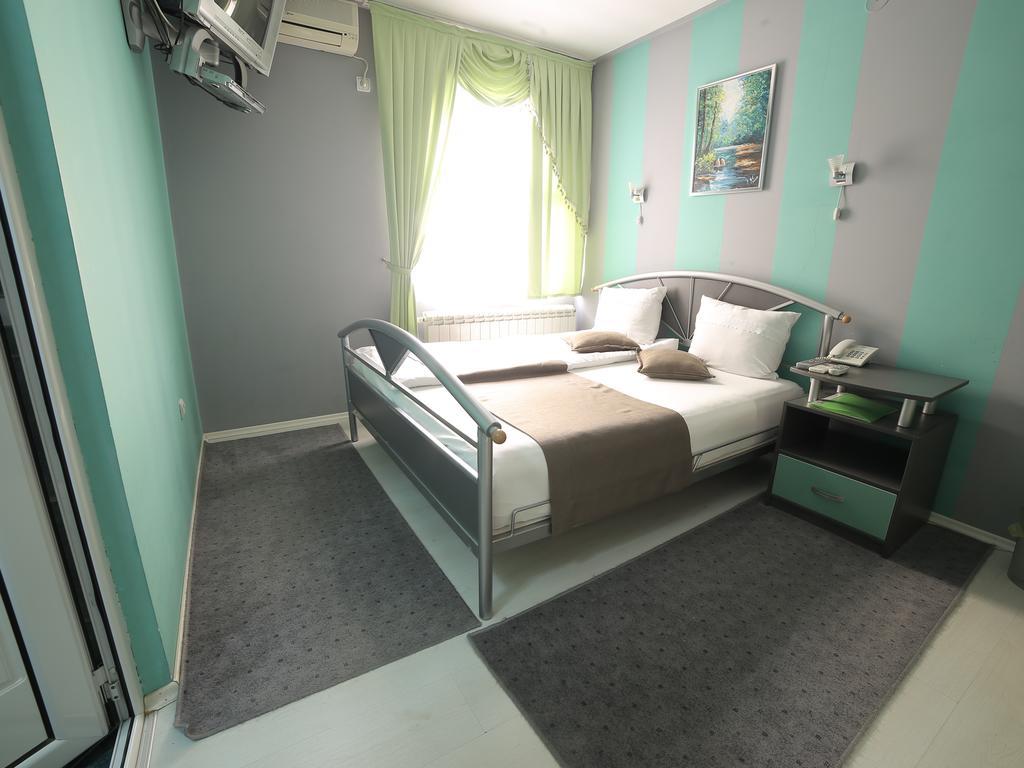 Hotel Zeneva Kragujevac Ruang foto