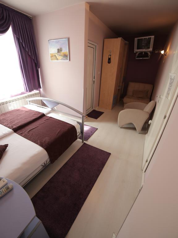 Hotel Zeneva Kragujevac Ruang foto