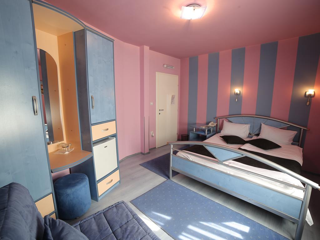 Hotel Zeneva Kragujevac Ruang foto