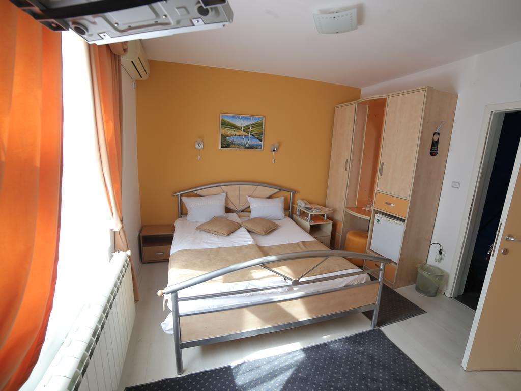 Hotel Zeneva Kragujevac Ruang foto