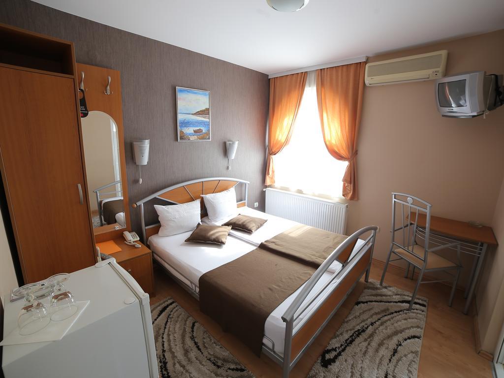 Hotel Zeneva Kragujevac Ruang foto