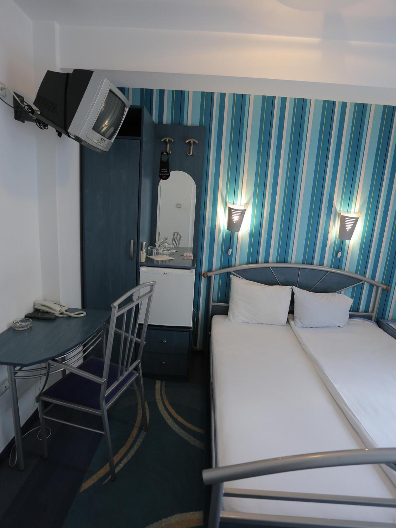 Hotel Zeneva Kragujevac Bagian luar foto