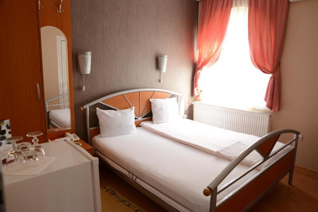 Hotel Zeneva Kragujevac Ruang foto