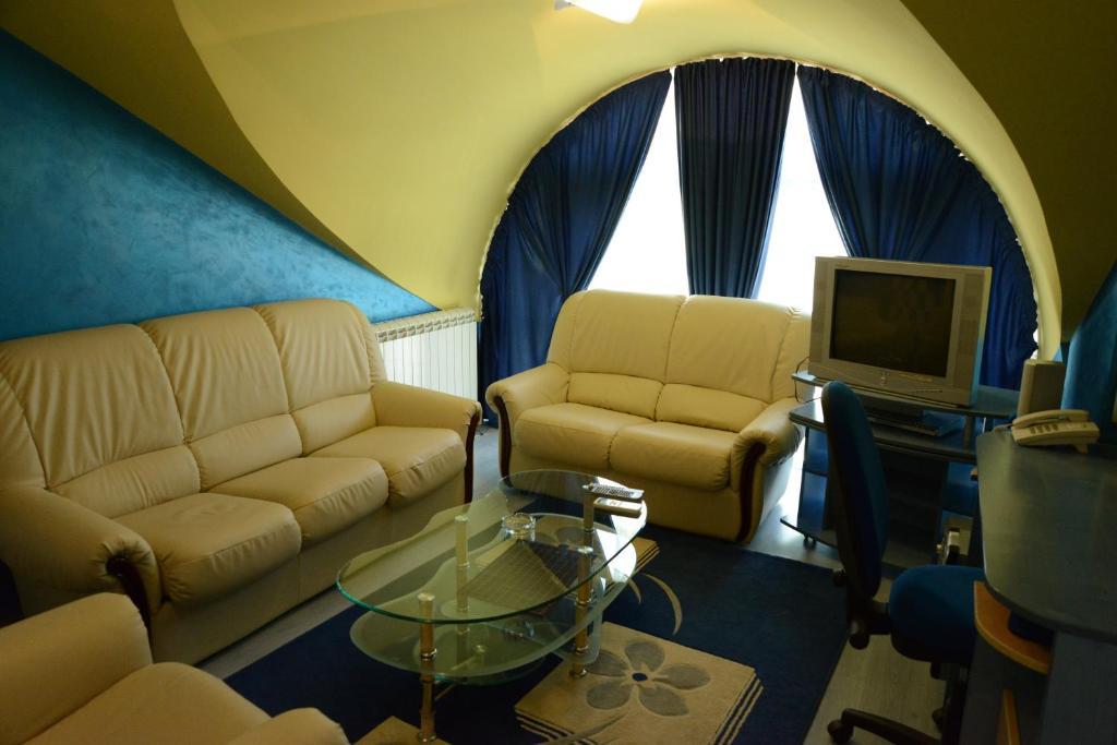 Hotel Zeneva Kragujevac Ruang foto