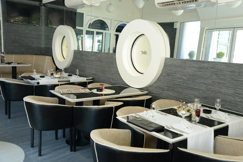 Hotel Zeneva Kragujevac Bagian luar foto