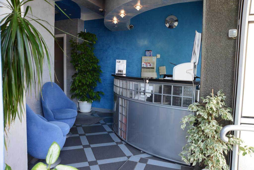 Hotel Zeneva Kragujevac Bagian luar foto
